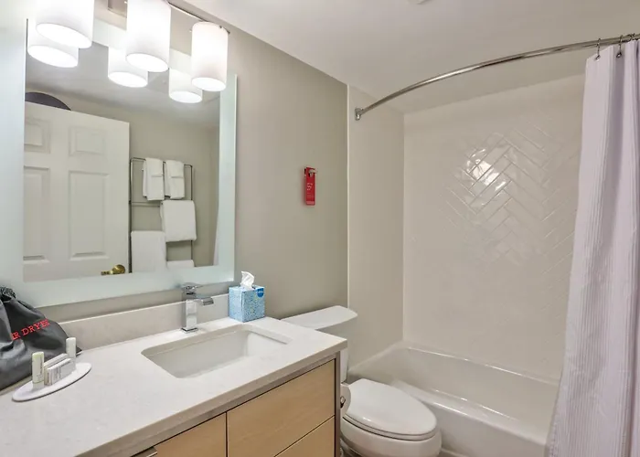 Mainstay Hotel 4*