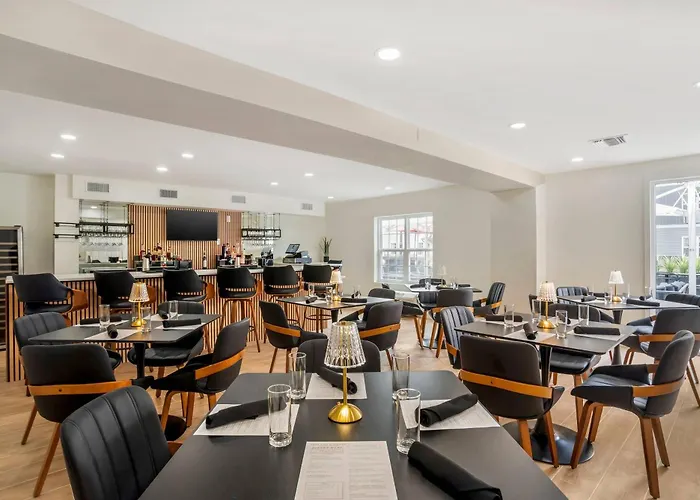 Mainstay Hotel 4*