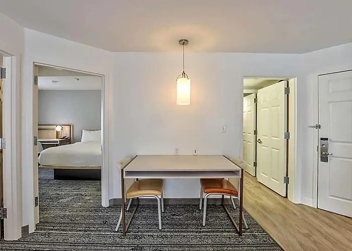 Mainstay Hotel 4*