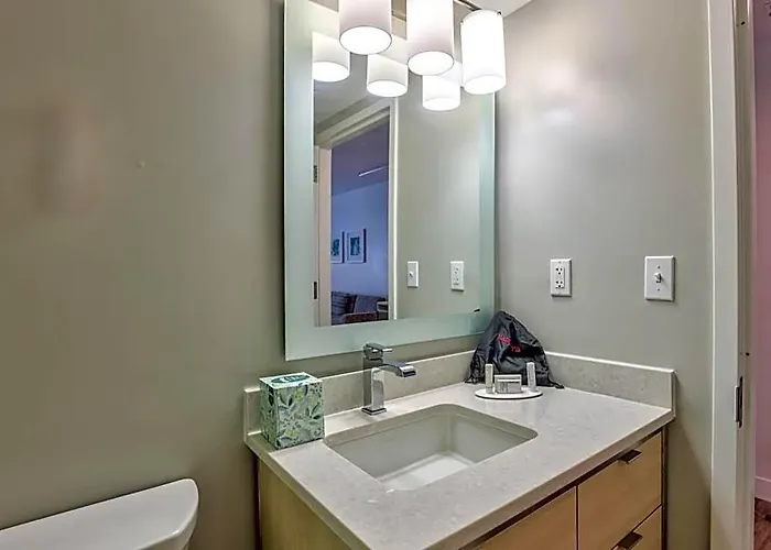 Mainstay Hotel 4*